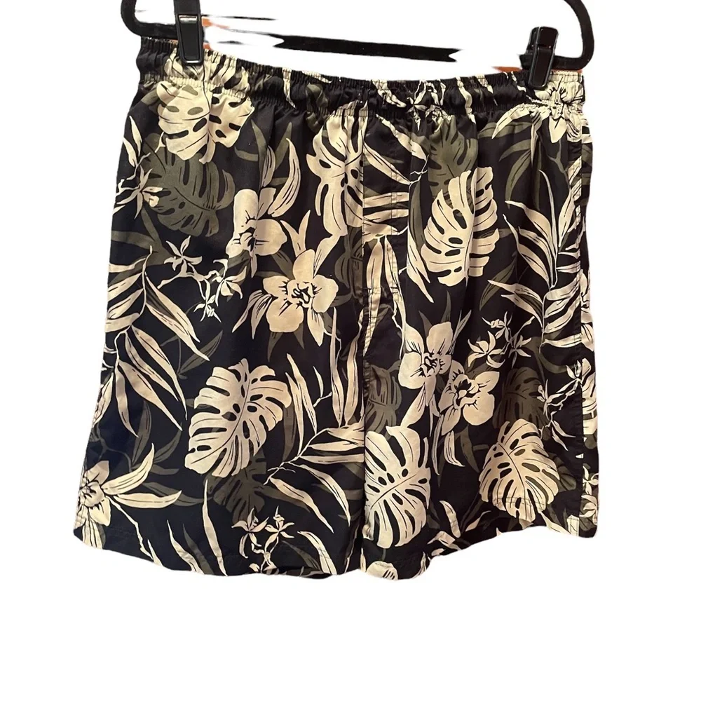Covington Swim Trunks, green and‎ beige leaf pattern, size XL 40/42